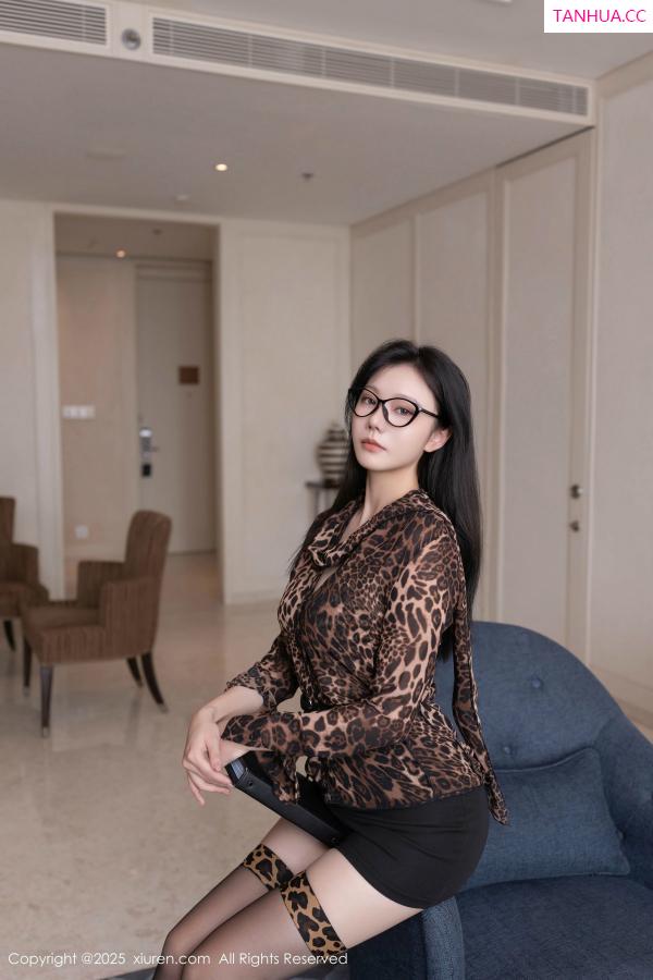 安然Maleah  [XiuRen]高清写真图 2025.01.21 No.9794 安然anran 黑丝美腿第11张图片